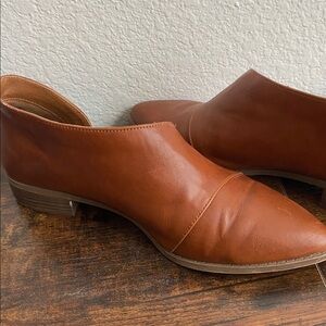 Universal Thread Tan Women's Flats